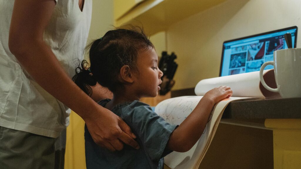 A child using Homeschool Resources in Arkansas; SoundEd Therapy and teletherapy for kids