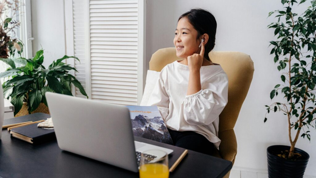 A girl using Teletherapy for Schools; SoundEd Therapy for schools; SoundEd Therapy for schools